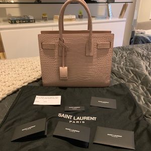 ***SOLD*** Saint Laurent, Sac De Jour ***SOLD***
